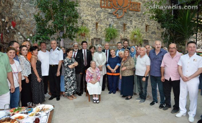 Tarihi mahallede lezzet ve dayanışma rüzgarı