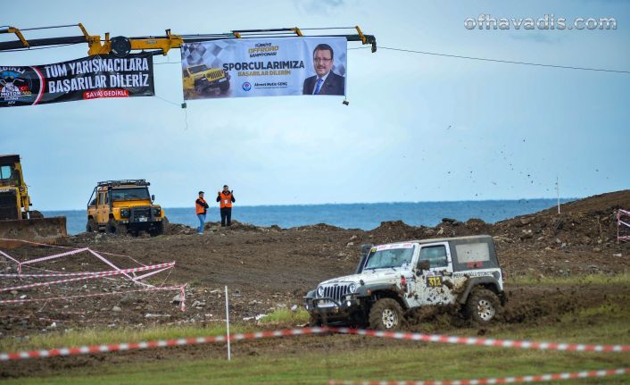 Off-Road yarışları nefes kesti